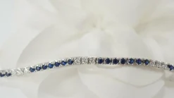 Bracelet en or blanc saphirs et diamants