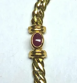 Bracelet en or jaune et rubis cabochons