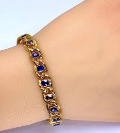 Bracelet en or jaune orné de 20 saphirs de Ceylan