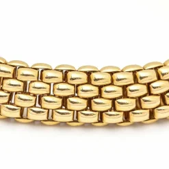 Bracelet en or rose de conception italienne.