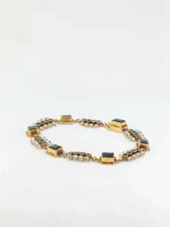 Bracelet en or, saphirs et perles fines