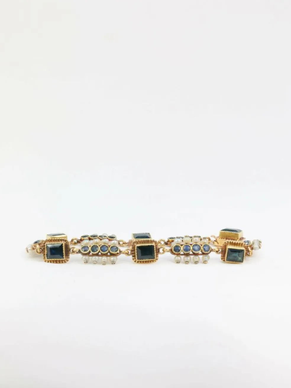 Bracelet en or, saphirs et perles fines