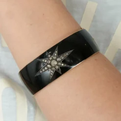 Bracelet et broche de deuil émaillés noir Diamants