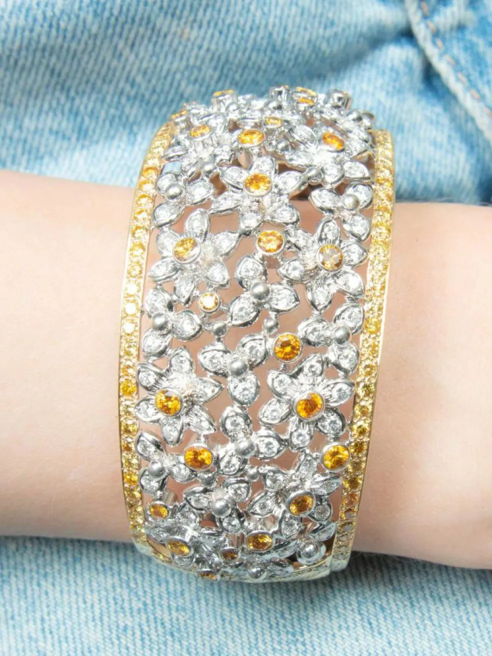 Bracelet jonc « Florale » en or et diamants