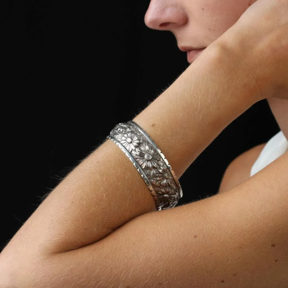 Bracelet jonc argent gravures fleurs