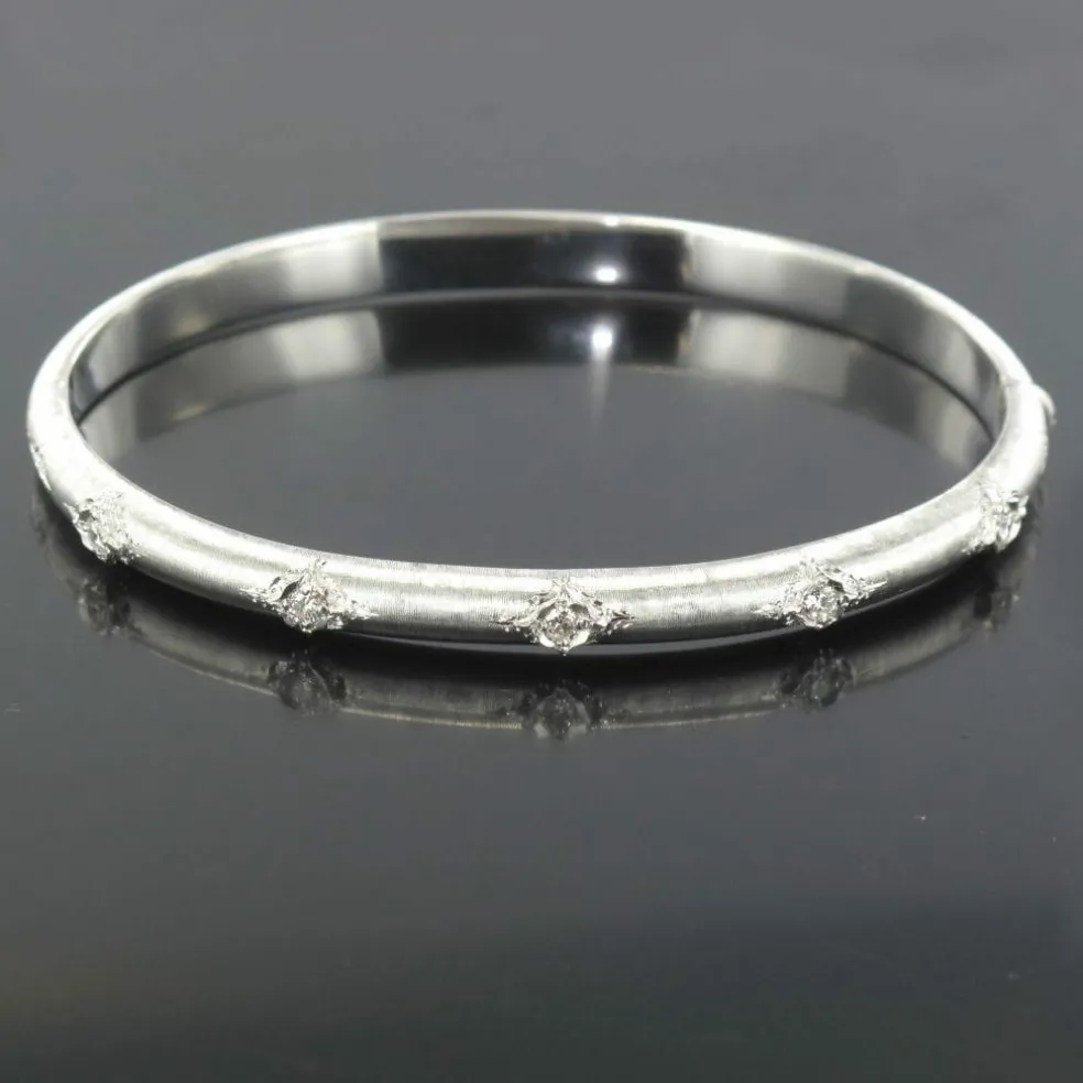 Bracelet jonc diamants or blanc satiné