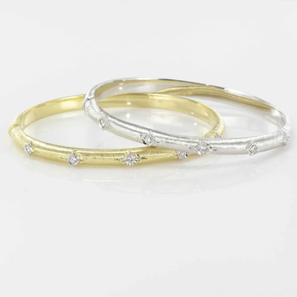 Bracelet jonc diamants or blanc satiné