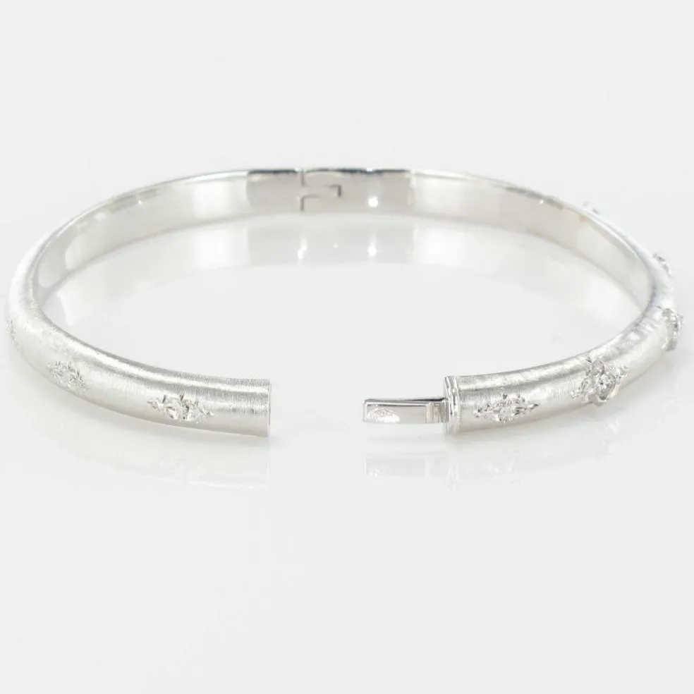 Bracelet jonc diamants or blanc satiné