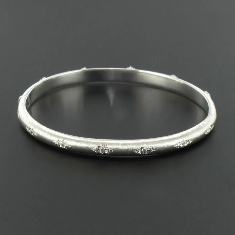 Bracelet jonc diamants or blanc satiné