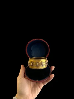 Bracelet jonc en or jaune de la fin du XIXe siècle