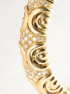 Bracelet jonc en or jaune et diamants