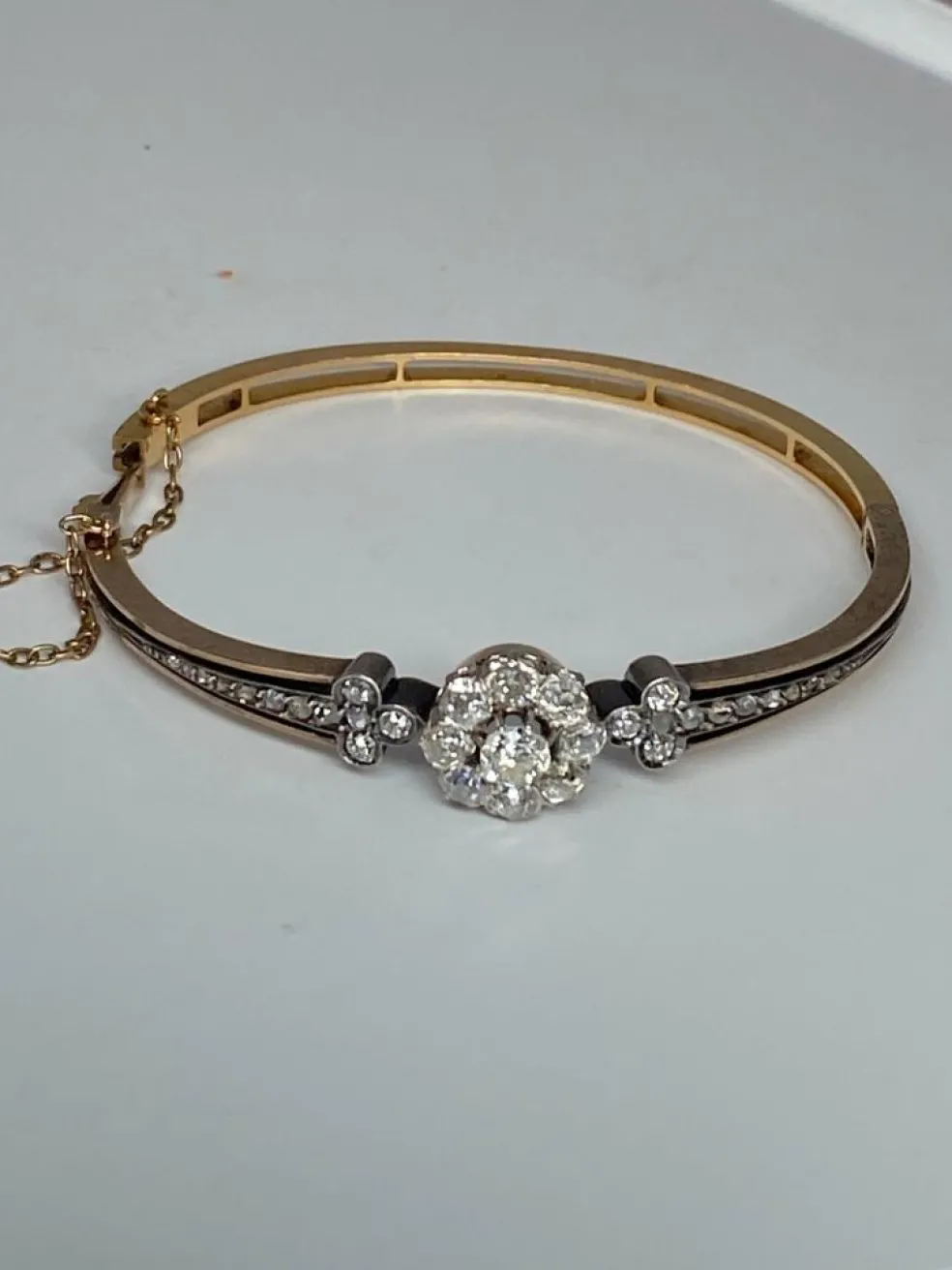 Bracelet jonc or jaune, diamants