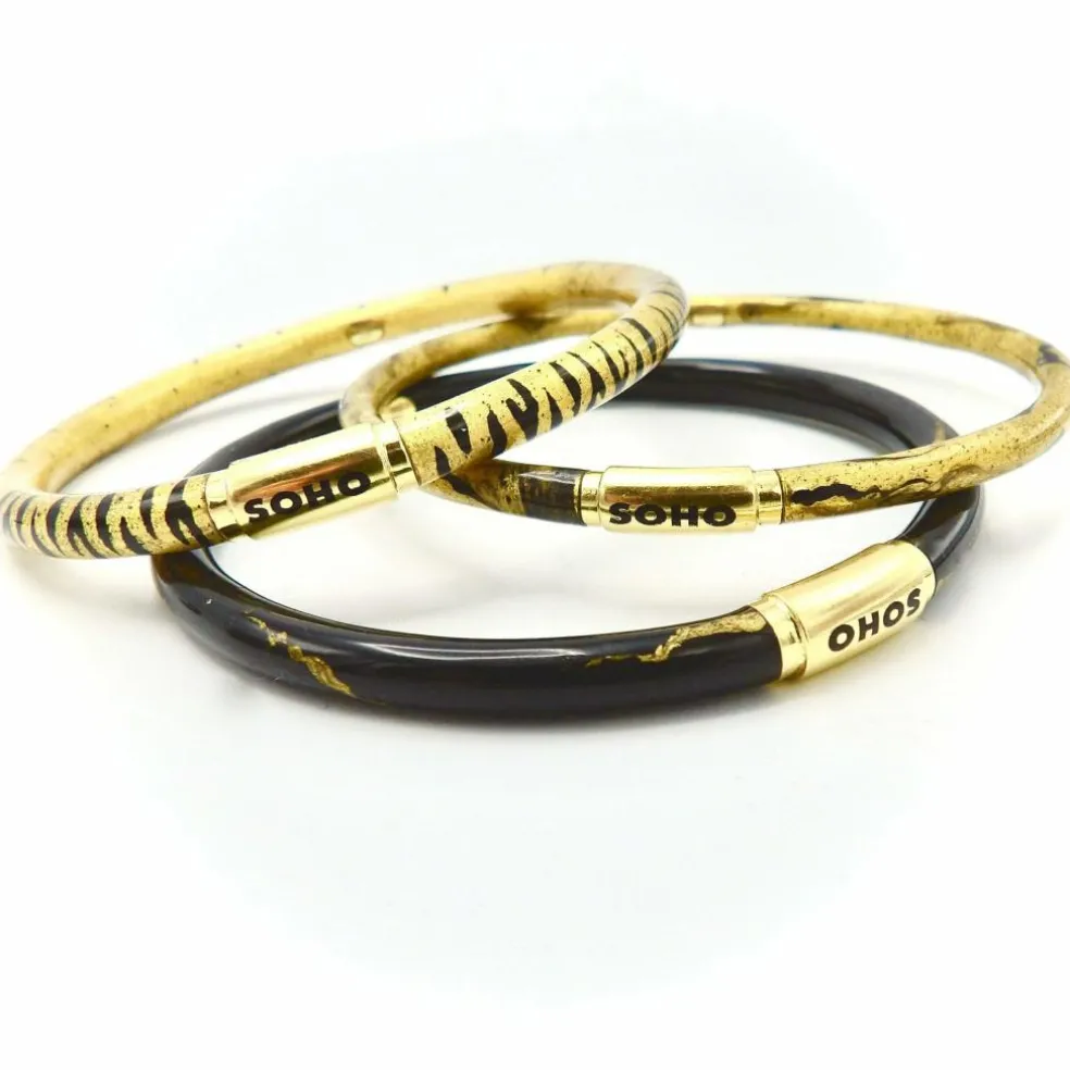 Bracelet jonc SOHO en or 18 carats émaillé à rayures tigrées
