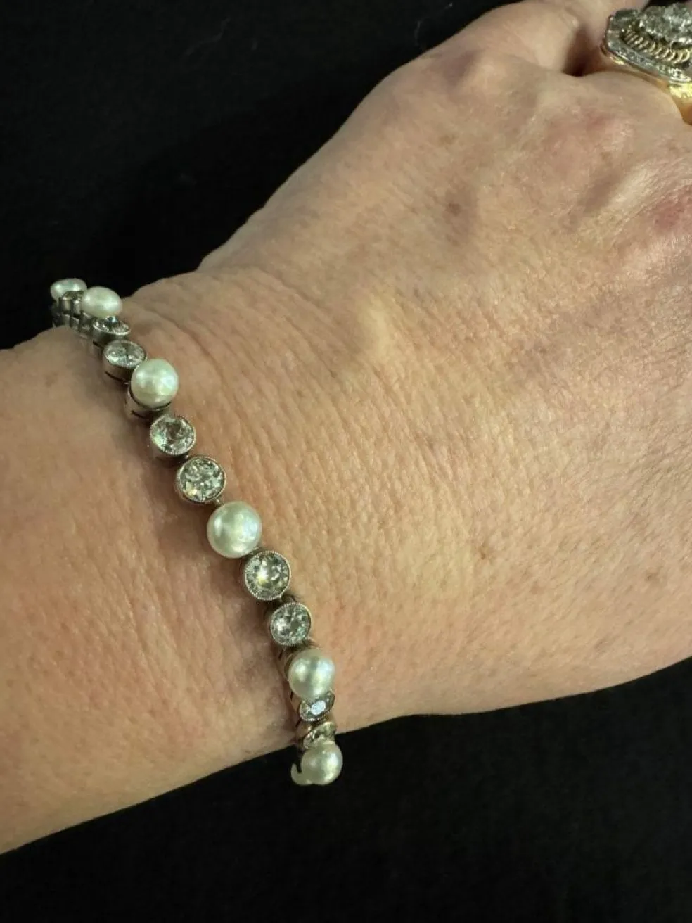 Bracelet ligne diamants et perles fines