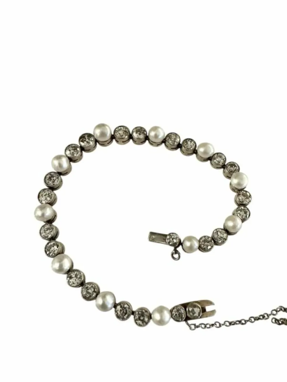 Bracelet ligne diamants et perles fines