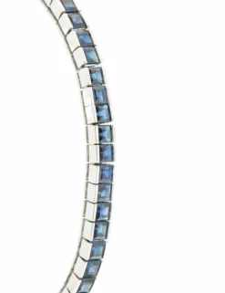Bracelet Ligne en or blanc et saphirs naturels calibrés