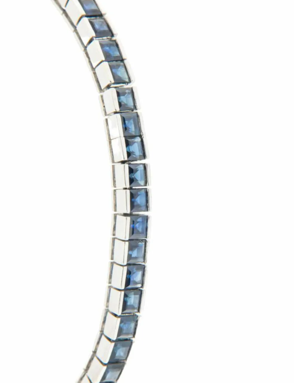 Bracelet Ligne en or blanc et saphirs naturels calibrés