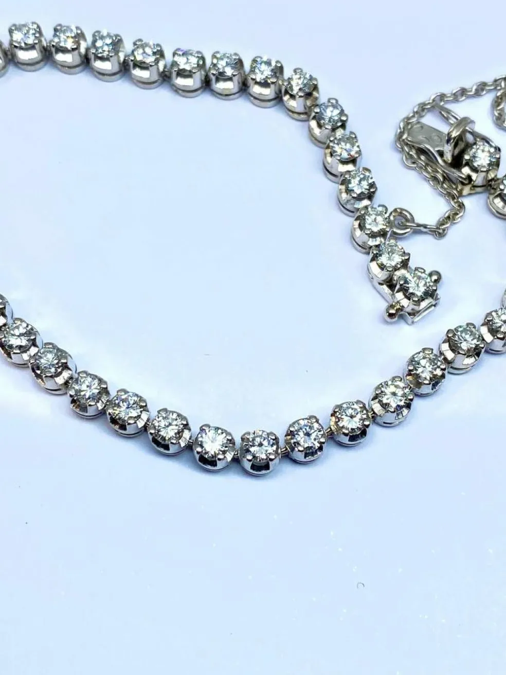 Bracelet ligne or blanc serti de 41 diamants 4,10 carats