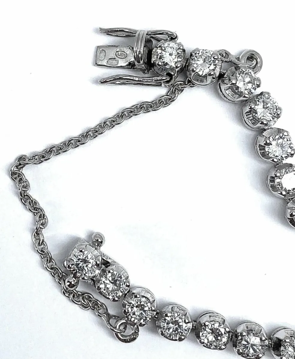 Bracelet ligne or blanc serti de 41 diamants 4,10 carats
