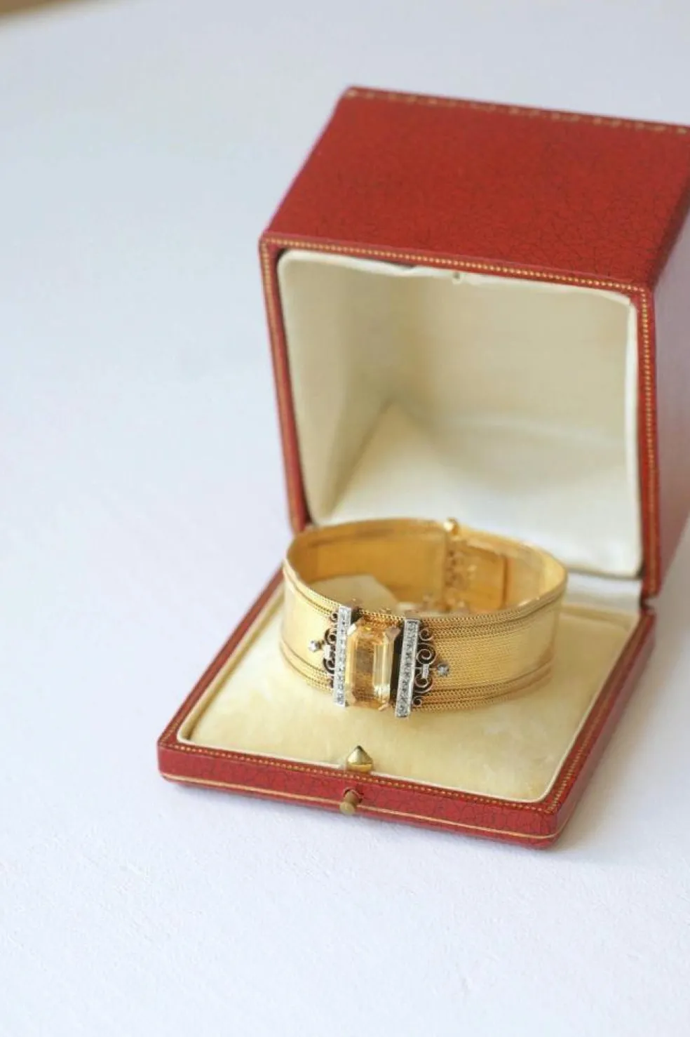 Bracelet manchette maille milanaise, diamants et citrine