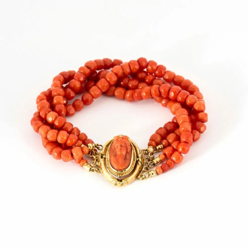 Bracelet manchette or et corail, époque Napoléon III