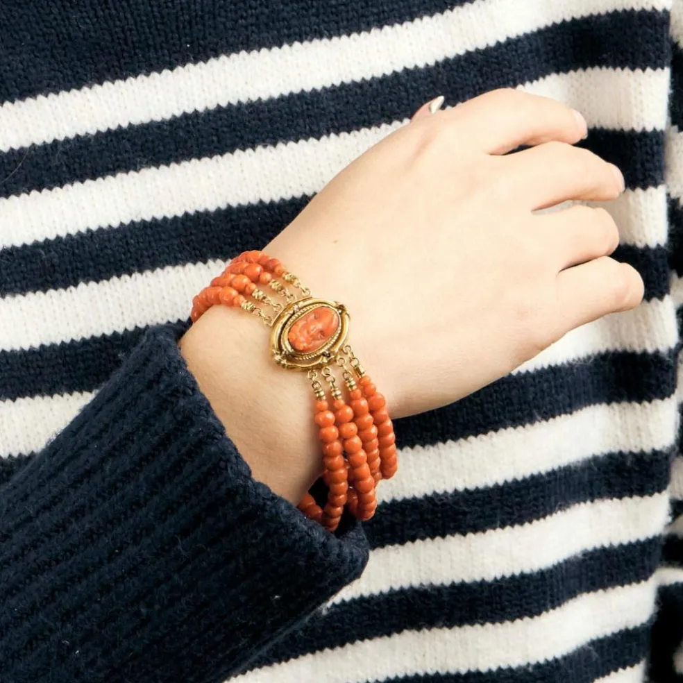 Bracelet manchette or et corail, époque Napoléon III
