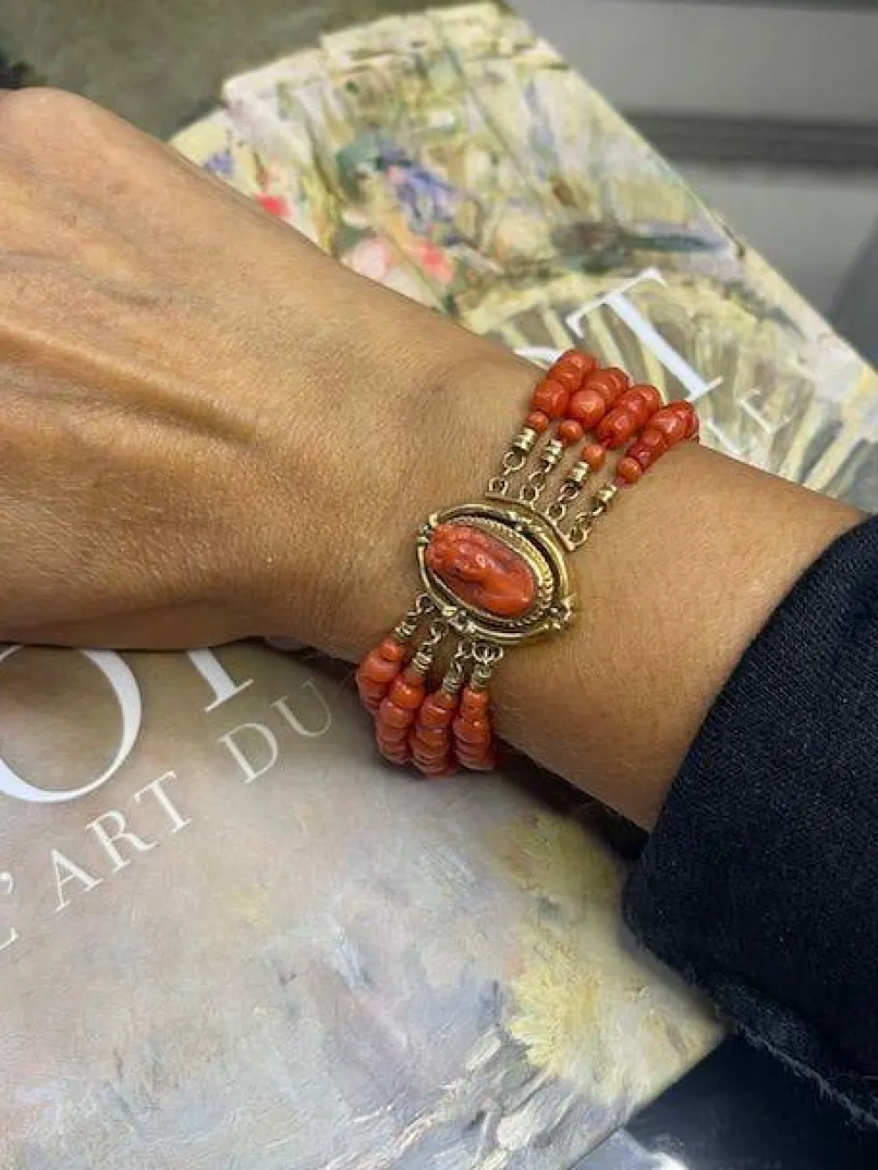 Bracelet manchette or et corail, époque Napoléon III