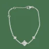 Bracelet motifs diamants tailles princesses.