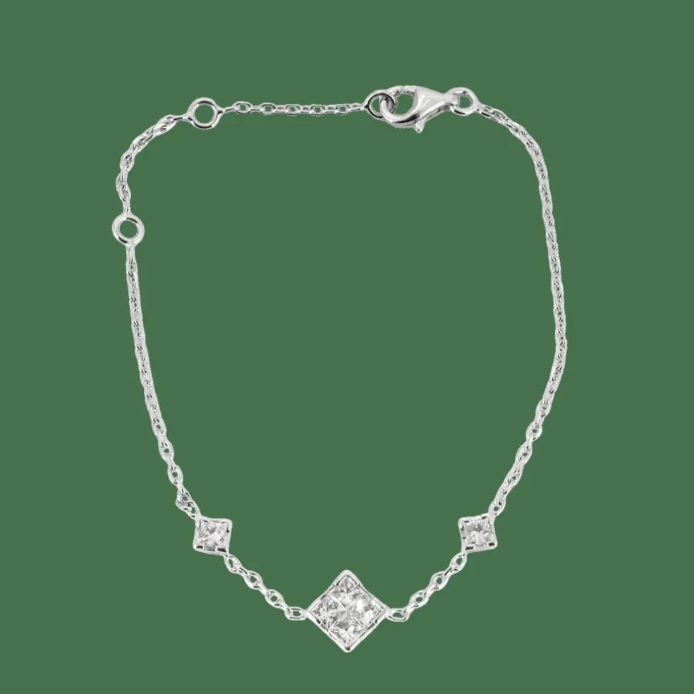 Bracelet motifs diamants tailles princesses.