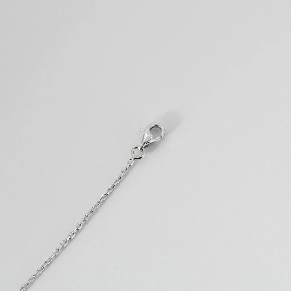 Bracelet motifs diamants tailles princesses.