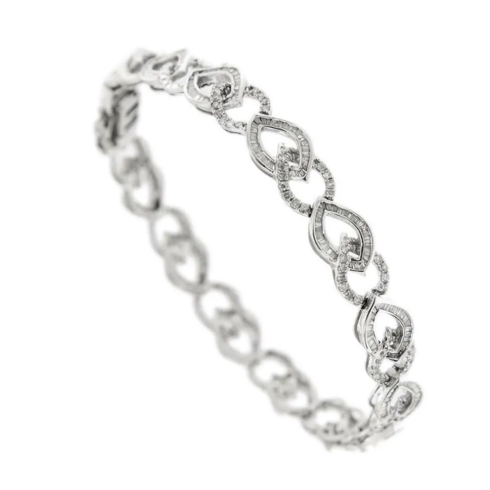 Bracelet motifs navette diamants