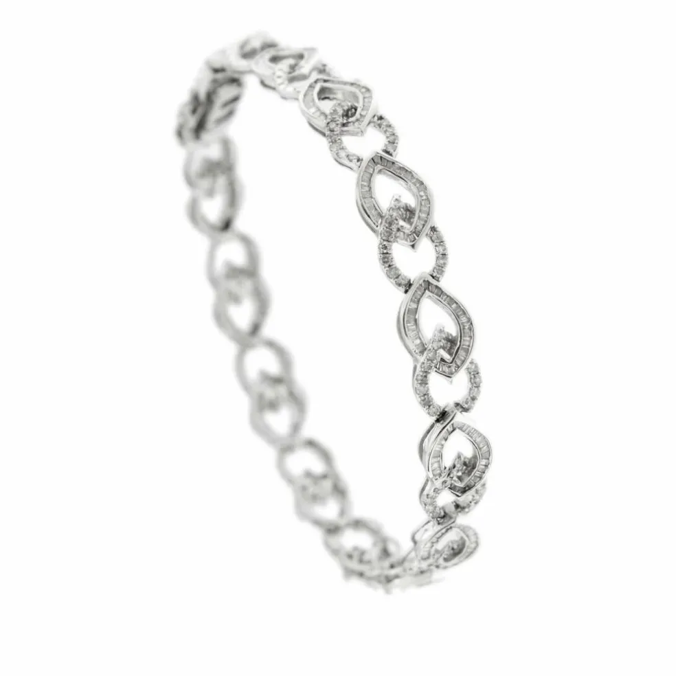 Bracelet motifs navette diamants