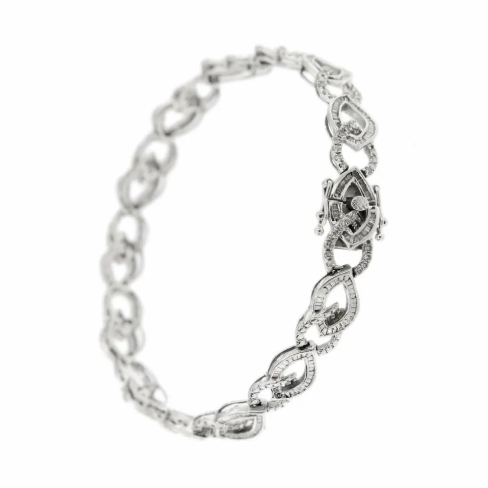 Bracelet motifs navette diamants