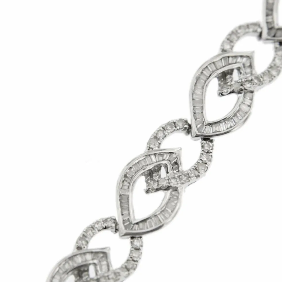 Bracelet motifs navette diamants