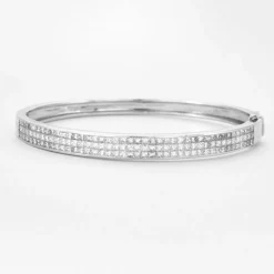 Bracelet or blanc 18 carats serti diamants baguette