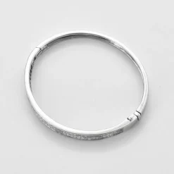 Bracelet or blanc 18 carats serti diamants baguette