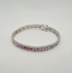 Bracelet or blanc, diamants et saphirs multi-couleurs