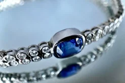 Bracelet or blanc saphir et brillants