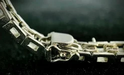 Bracelet or blanc saphir et brillants