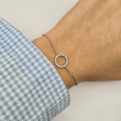 Bracelet or blanc serti d'un cercle de diamants