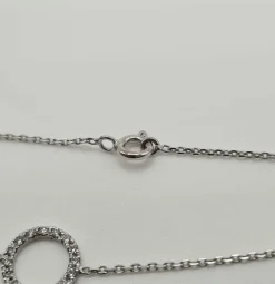 Bracelet or blanc serti d'un cercle de diamants