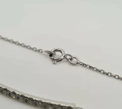 Bracelet or blanc serti d’une barrette de diamants