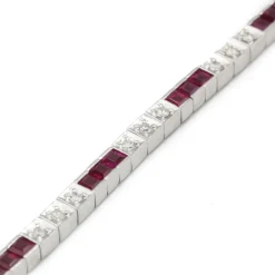 Bracelet or, diamants et rubis