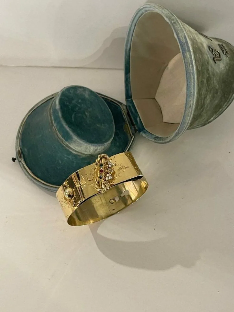 Bracelet Or Et Vermeil à Décor d'Une Couronne