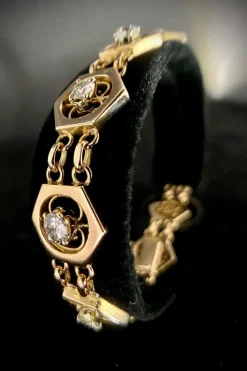 Bracelet or jaune avec motifs en forme hexagonale et 3,30 carats de diamants