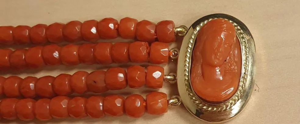 Bracelet Or jaune Corail Camée