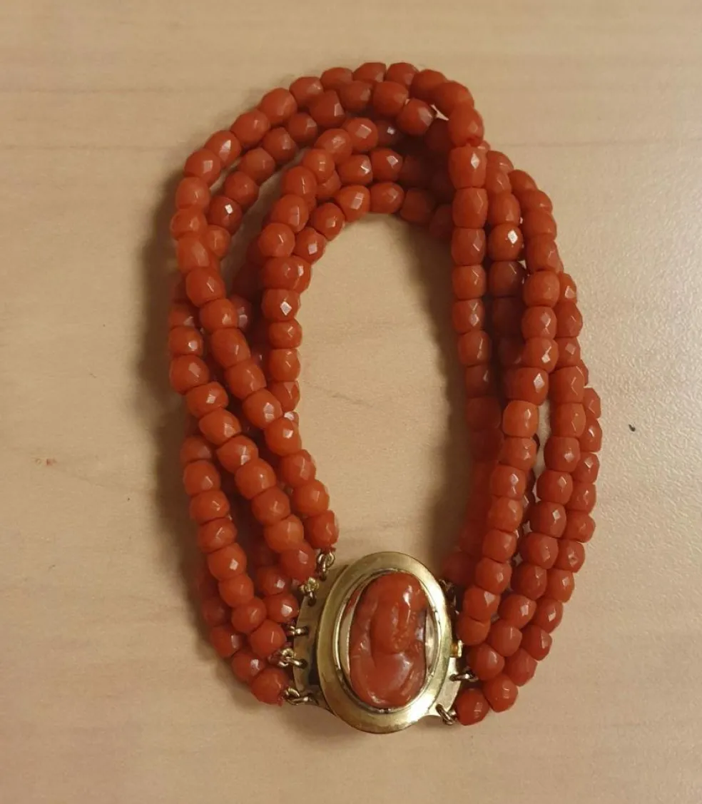 Bracelet Or jaune Corail Camée