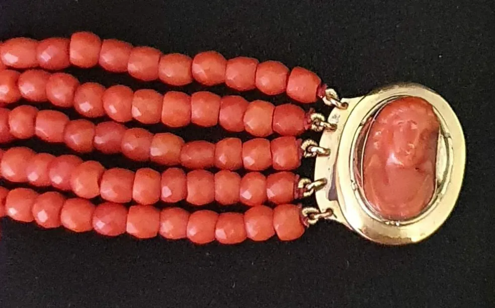 Bracelet Or jaune Corail Camée