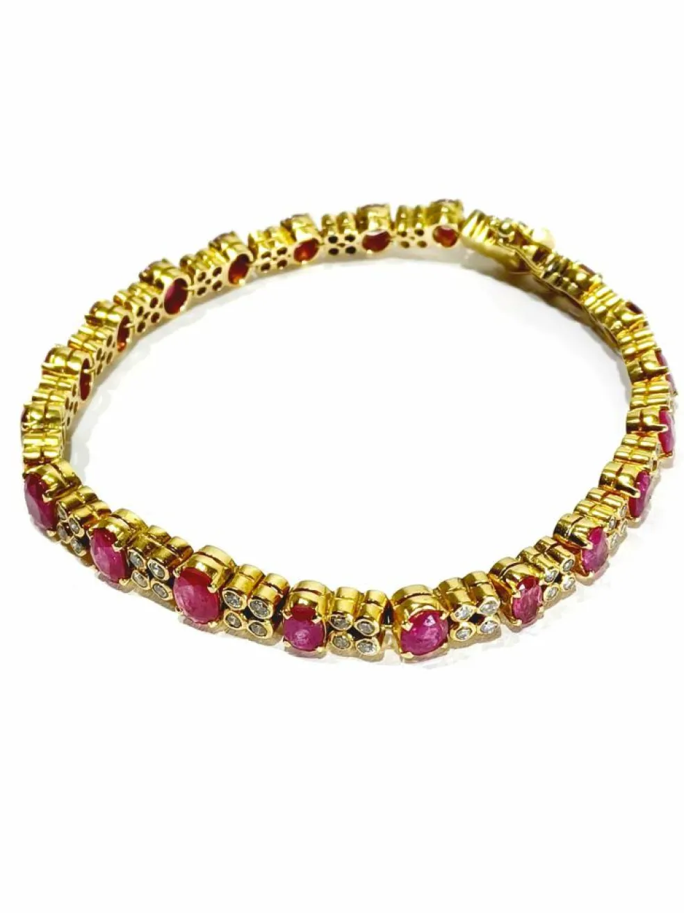 Bracelet or jaune diamants rubis