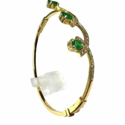 Bracelet or jaune émeraudes diamants
